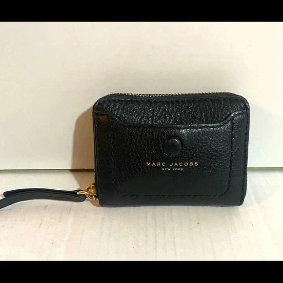 Marc Jacob’s black leather wallet - Picture 1 of 8